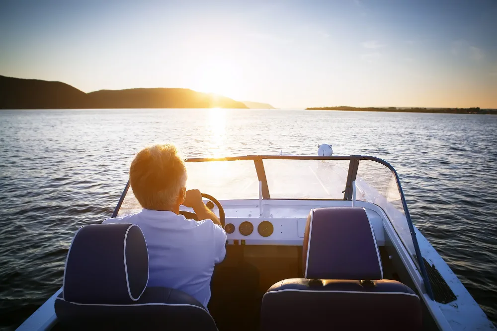 Master Your Power Boat: Essential Handling Techniques for Safer Boating