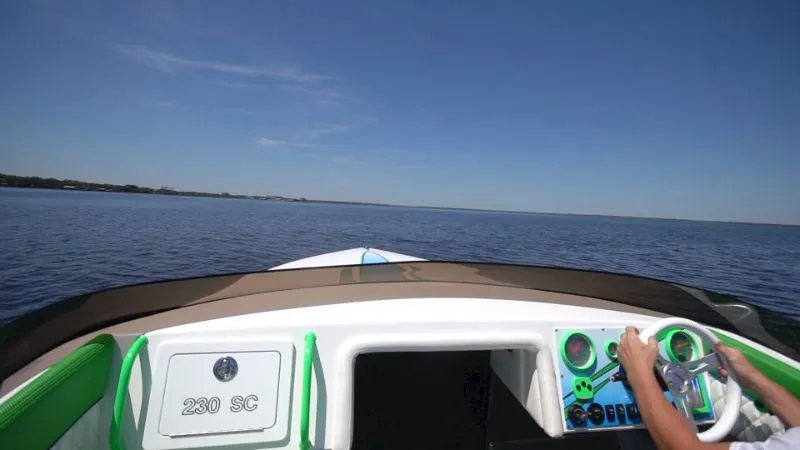 Velocity Powerboats - 230 SC