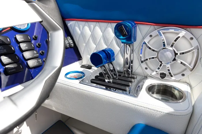Velocity Powerboats - 260 VR